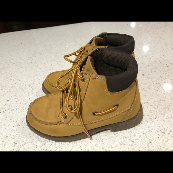 Children’s place boys boots size 12 - Picture 4 of 4